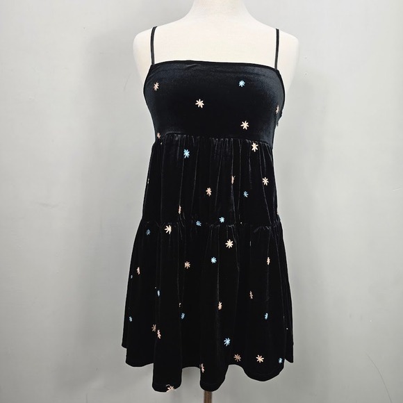 Forever 21 Dresses & Skirts - Babydoll Mini Dress M Black Velvet Embroidered Whimsigoth Strappy Tiered Fairy